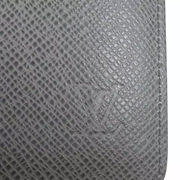 Auth LOUIS VUITTON Taiga Portefeuille Brazza Long Wallet Gray - Picture 9 of 10